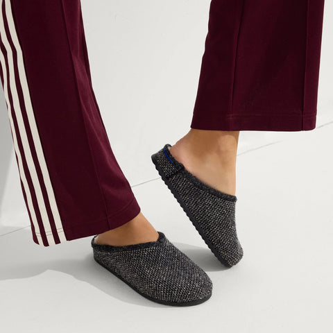 The Cozy Clog - Black Sesame Bouclé