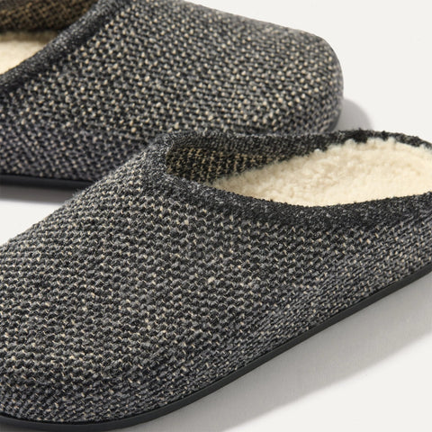 The Cozy Clog - Black Sesame Bouclé