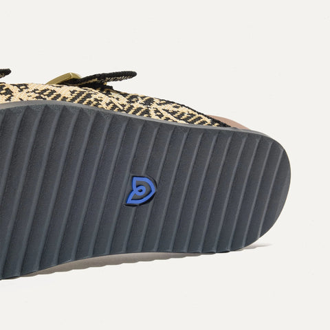 The Buckle Slide - Eyelet Bouquet